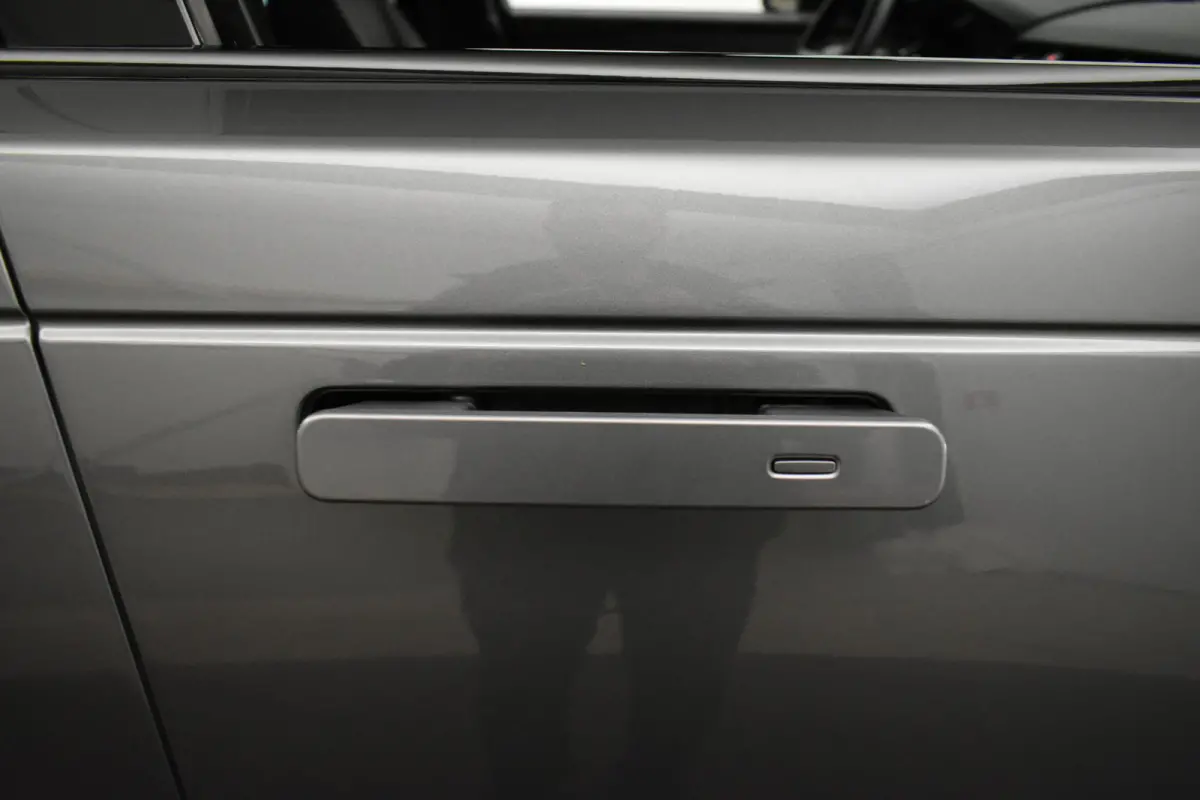 2.0 P400e R-Dynamic Black Pack Pano 360ºCam Meridian Vol Leder Virtual El-A-klep Mem Seat Dhoek