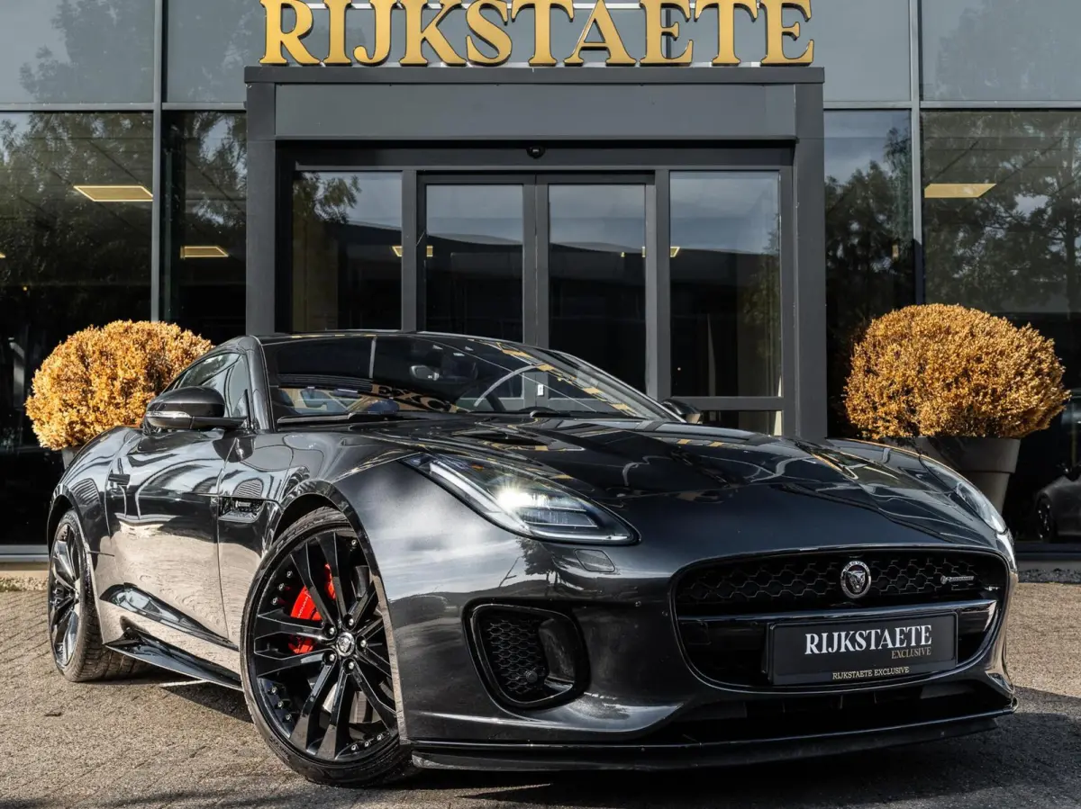 3.0 V6 AWD R-Dynamic P380 |PANO|MERIDIAN|20''