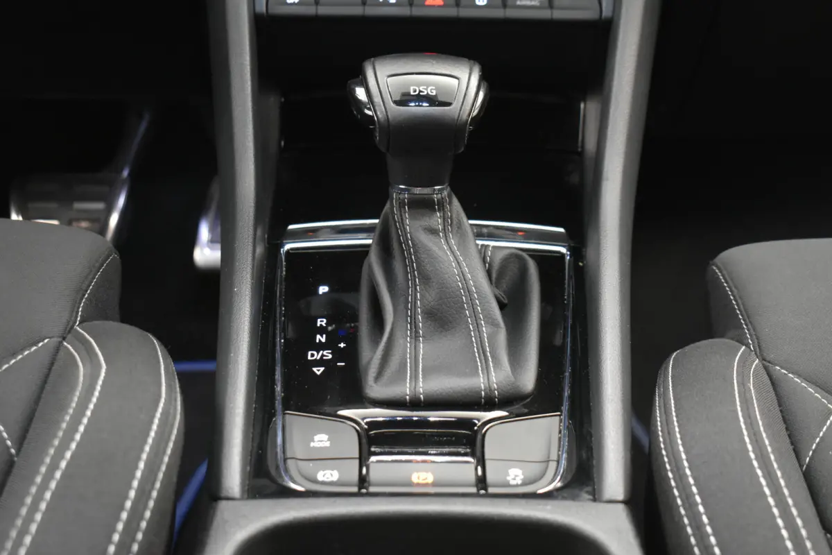 1.5 TSI ACT Sportline Business Camera Virtual Sport Stoelen Virtual Cockpit Camera Navi Stoelverwarming
