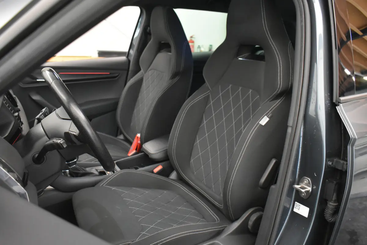 1.5 TSI ACT Sportline Business Camera Virtual Sport Stoelen Virtual Cockpit Camera Navi Stoelverwarming