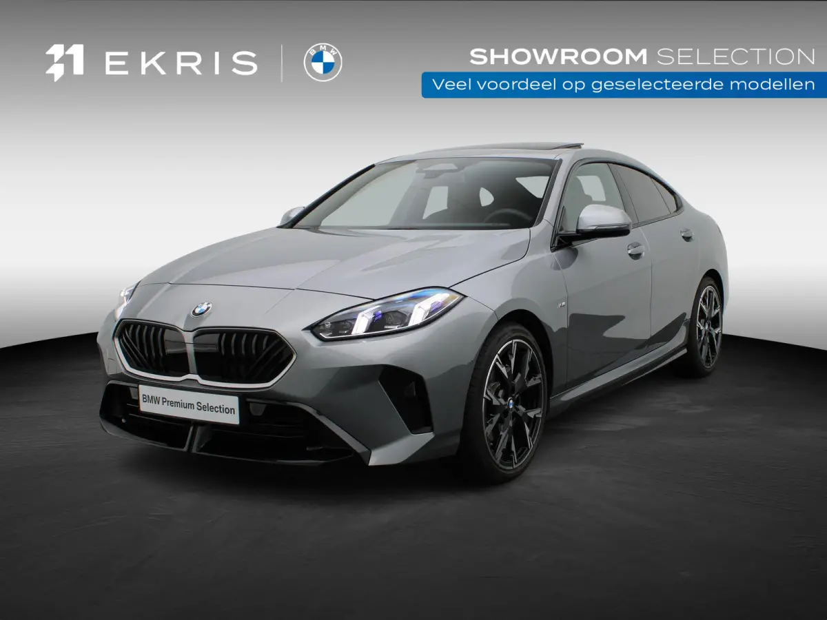 220 M Sportpakket | Premium Pack | Stuurwielrand Verwarmd | Comfort Access | Achteruitrijcamera | Panoramadak | Driving Assistant Plus | Harman Kardon | 19''
