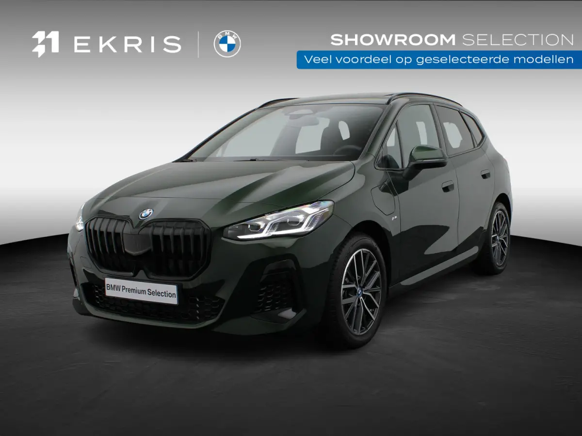 225e xDrive M Sportpakket | Premium Pack | Comfort Pack | Travel Pack | Stuurwielrand Verwarmd | Trekhaak | Panoramadak | Elektrisch Verstelbare Sportstoelen | Driving Assistant Plus | Harma