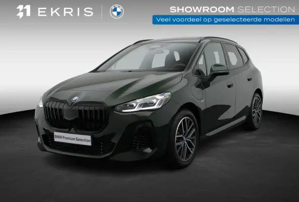 225e xDrive M Sportpakket | Premium Pack | Comfort Pack | Travel Pack | Stuurwielrand Verwarmd | Trekhaak | Panoramadak | Elektrisch Verstelbare Sportstoelen | Driving Assistant Plus | Harma