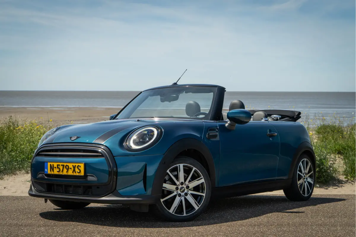 Mini 1.5 Sidewalk Edition | LED | Leder | Camera | Stoelverwarming | Cruise