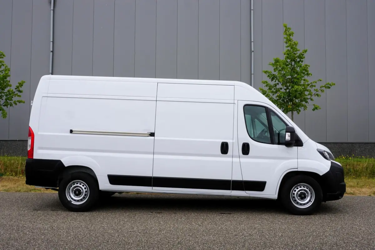 2.2 MultiJet 140 L3H2 3.5t Heavy in Topstaat |Betimmering |Groot scherm |Camera |Cruise |Climate |Navi |Carplay |Parkeersensoren |140 pk |EURO6 |3500 KG