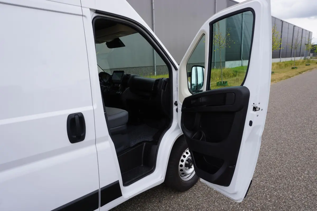 2.2 MultiJet 140 L3H2 3.5t Heavy in Topstaat |Betimmering |Groot scherm |Camera |Cruise |Climate |Navi |Carplay |Parkeersensoren |140 pk |EURO6 |3500 KG