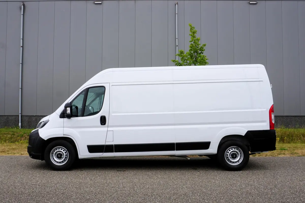 2.2 MultiJet 140 L3H2 3.5t Heavy in Topstaat |Betimmering |Groot scherm |Camera |Cruise |Climate |Navi |Carplay |Parkeersensoren |140 pk |EURO6 |3500 KG