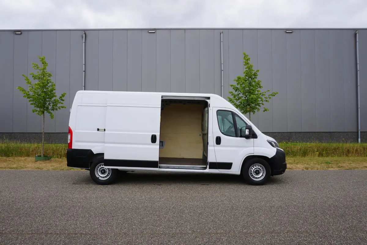 2.2 MultiJet 140 L3H2 3.5t Heavy in Topstaat |Betimmering |Groot scherm |Camera |Cruise |Climate |Navi |Carplay |Parkeersensoren |140 pk |EURO6 |3500 KG