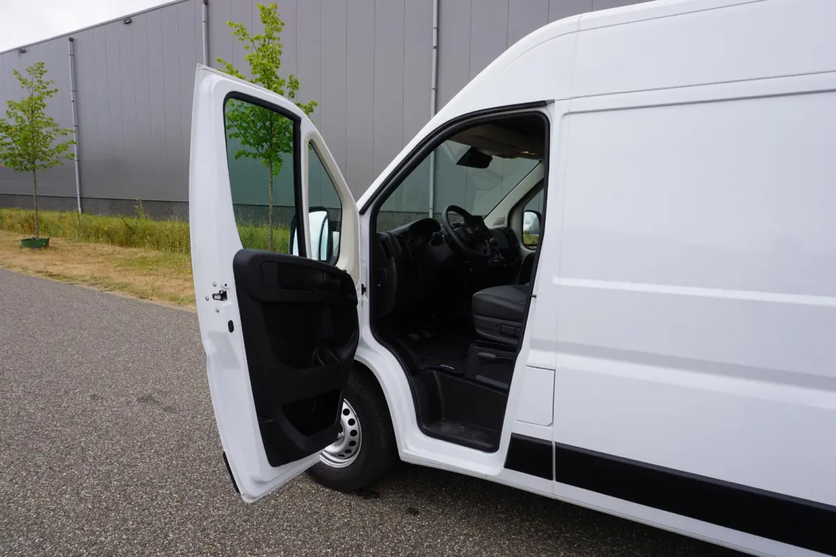 2.2 MultiJet 140 L3H2 3.5t Heavy in Topstaat |Betimmering |Groot scherm |Camera |Cruise |Climate |Navi |Carplay |Parkeersensoren |140 pk |EURO6 |3500 KG