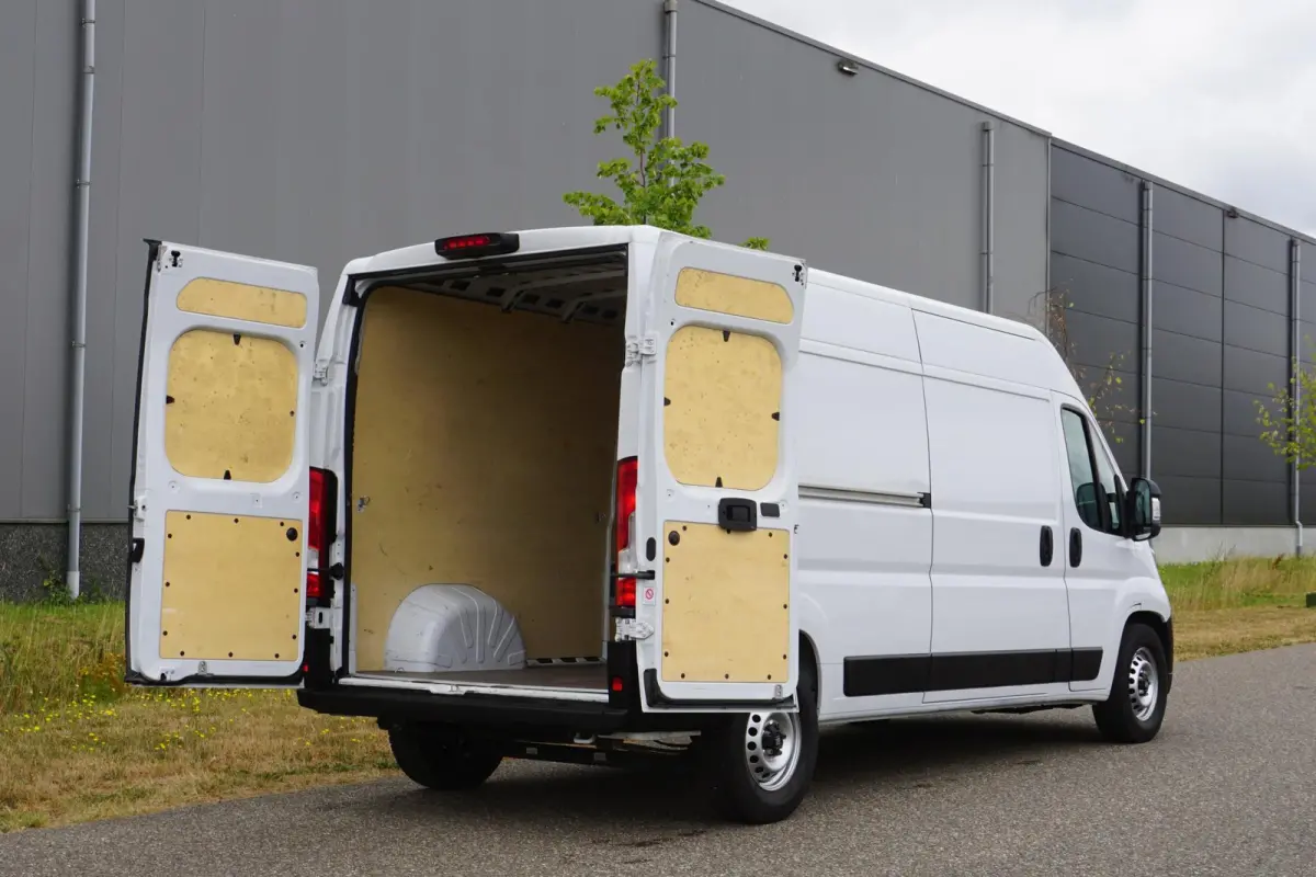 2.2 MultiJet 140 L3H2 3.5t Heavy in Topstaat |Betimmering |Groot scherm |Camera |Cruise |Climate |Navi |Carplay |Parkeersensoren |140 pk |EURO6 |3500 KG