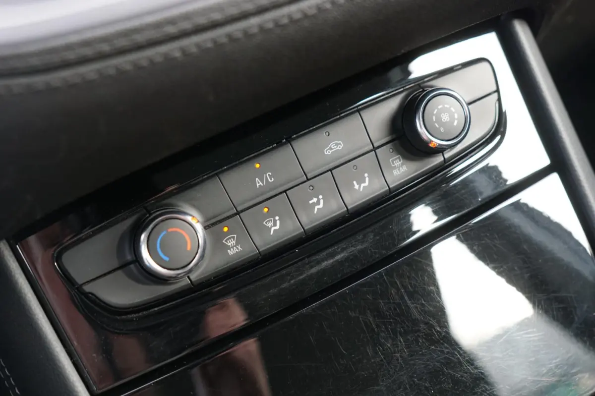 1.2 Turbo Business Edition - Quartz Grey - Carplay/Cruise/Clima