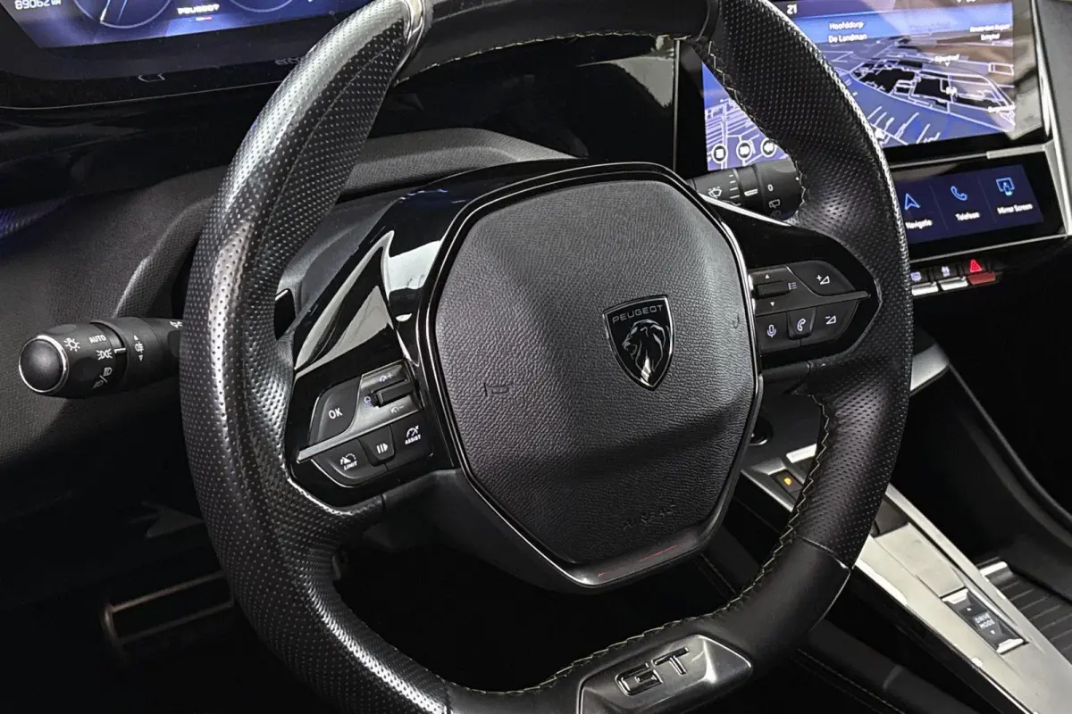 1.2 PureTech GT Automaat Navigatie LED Koplampen Verde Oliva