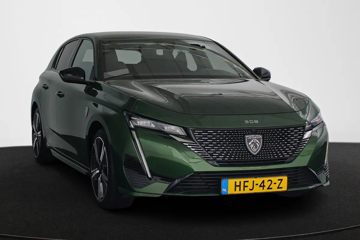 1.2 PureTech GT Automaat Navigatie LED Koplampen Verde Oliva