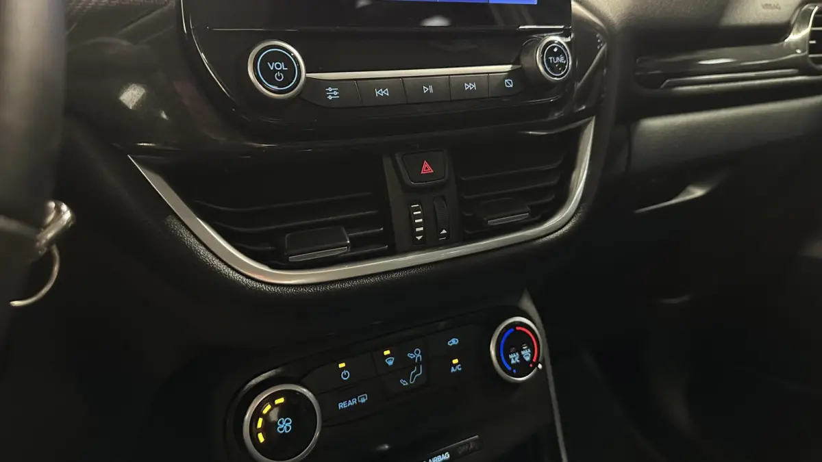 1.0 EcoBoost Titanium CAMERA NAVI LM CRUISE DAB LED.