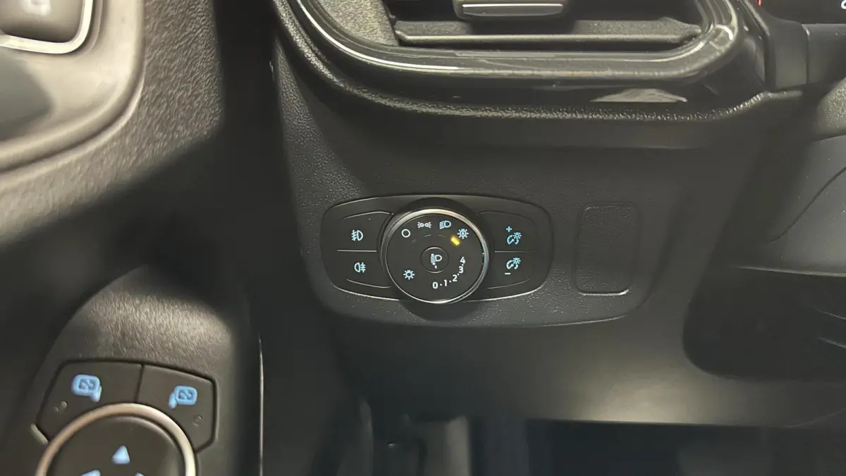 1.0 EcoBoost Titanium CAMERA NAVI LM CRUISE DAB LED.