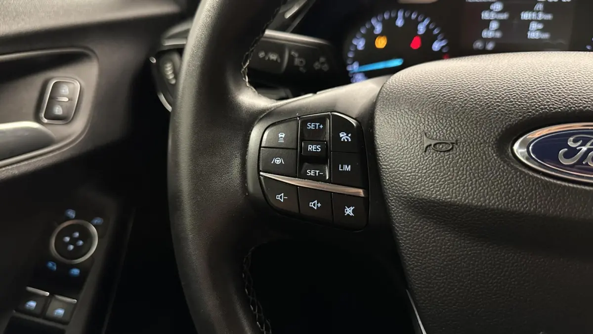 1.0 EcoBoost Titanium CAMERA NAVI LM CRUISE DAB LED.