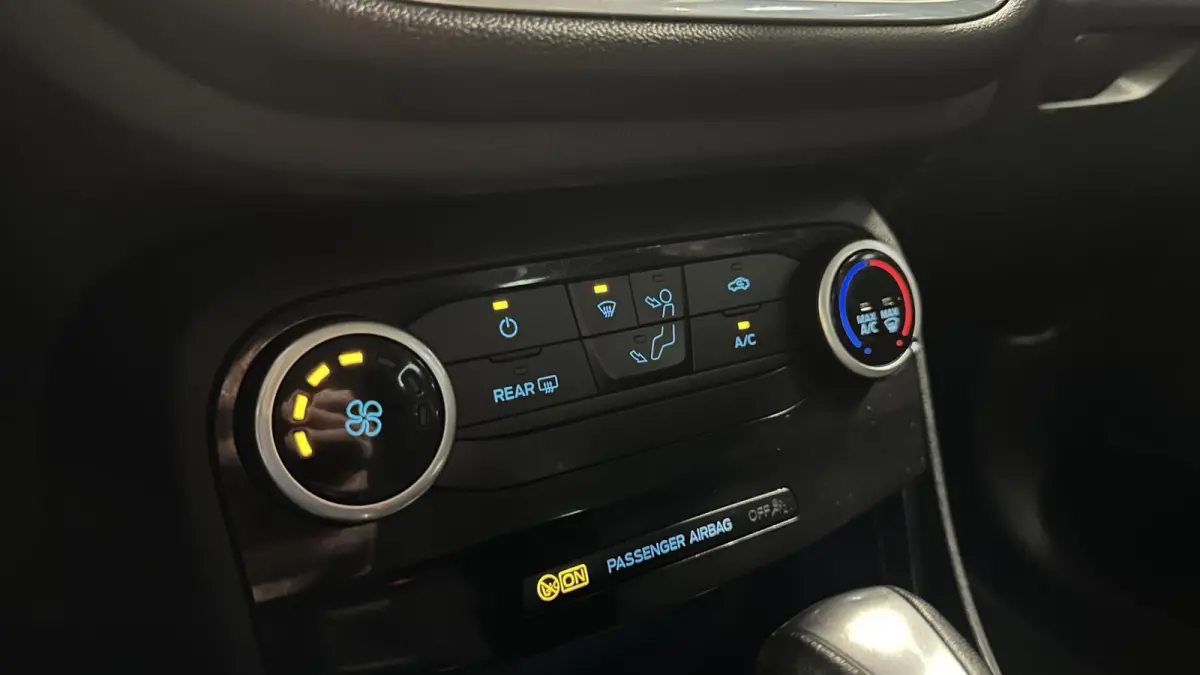 1.0 EcoBoost Titanium CAMERA NAVI LM CRUISE DAB LED.