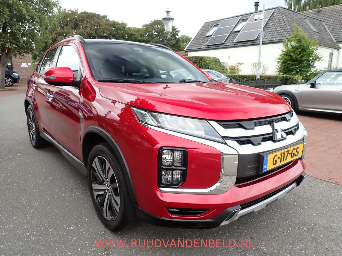 2.0 Instyle PANODAK/SPORTLEER/CAMERA/NAVI/CARPLAY