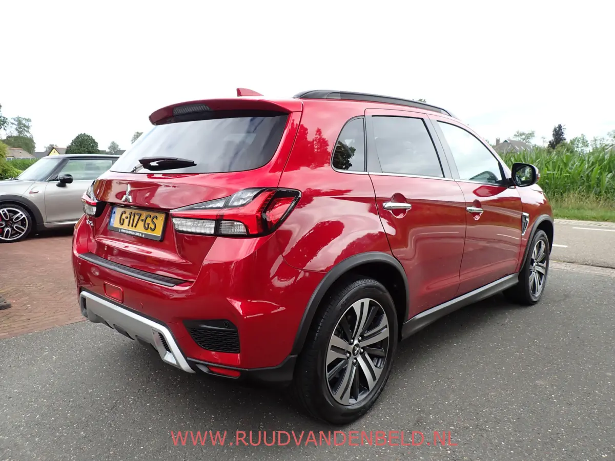 2.0 Instyle PANODAK/SPORTLEER/CAMERA/NAVI/CARPLAY