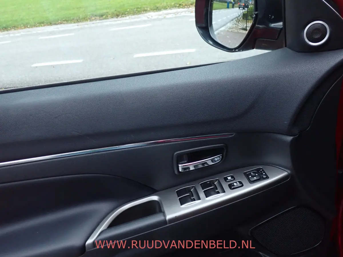 2.0 Instyle PANODAK/SPORTLEER/CAMERA/NAVI/CARPLAY