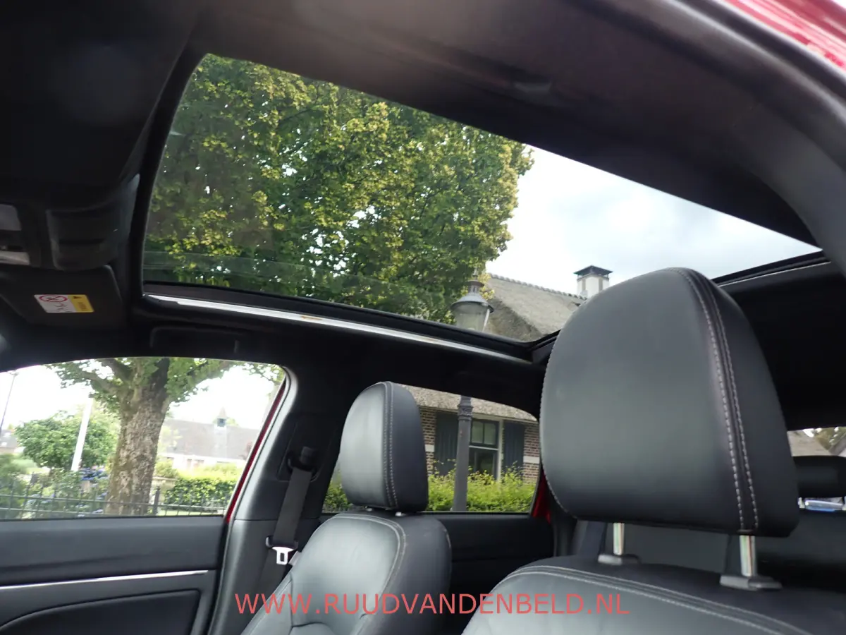 2.0 Instyle PANODAK/SPORTLEER/CAMERA/NAVI/CARPLAY