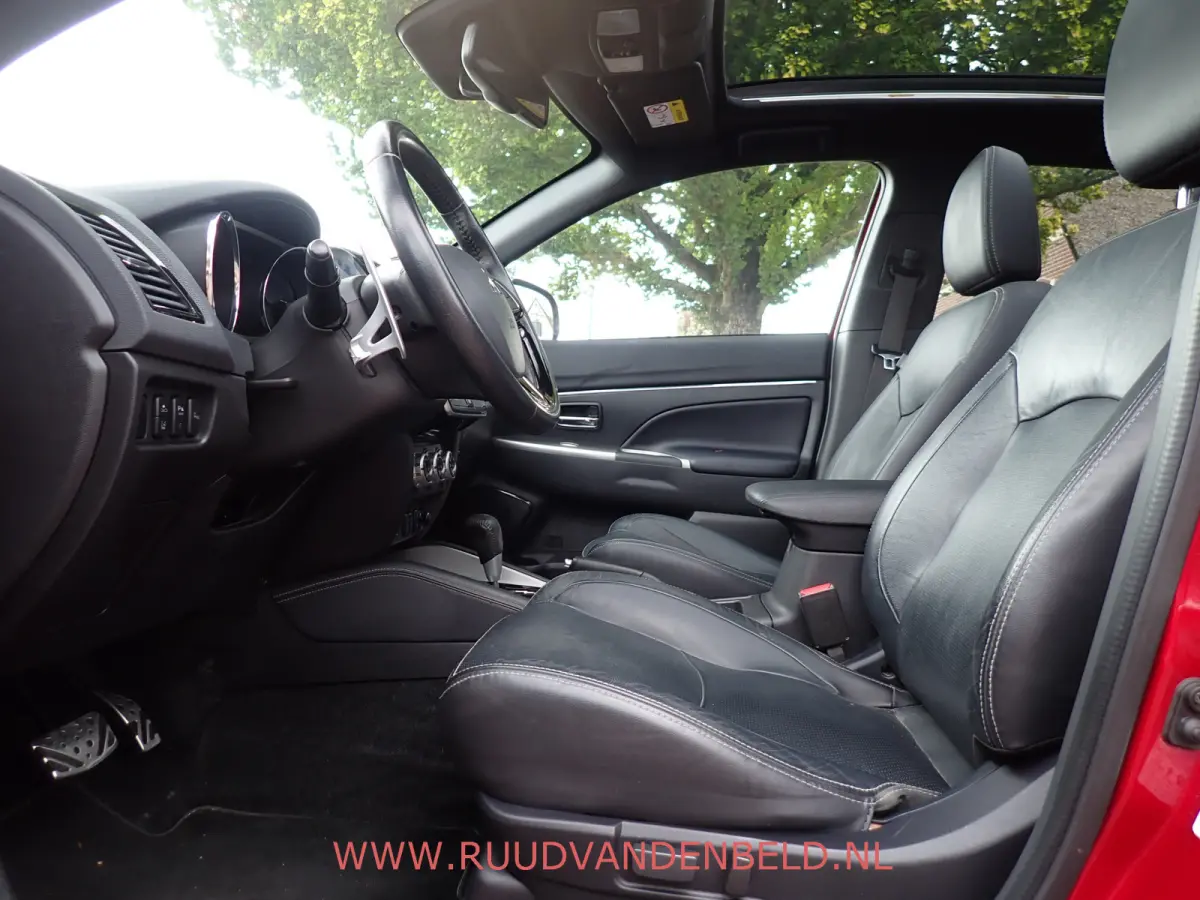 2.0 Instyle PANODAK/SPORTLEER/CAMERA/NAVI/CARPLAY