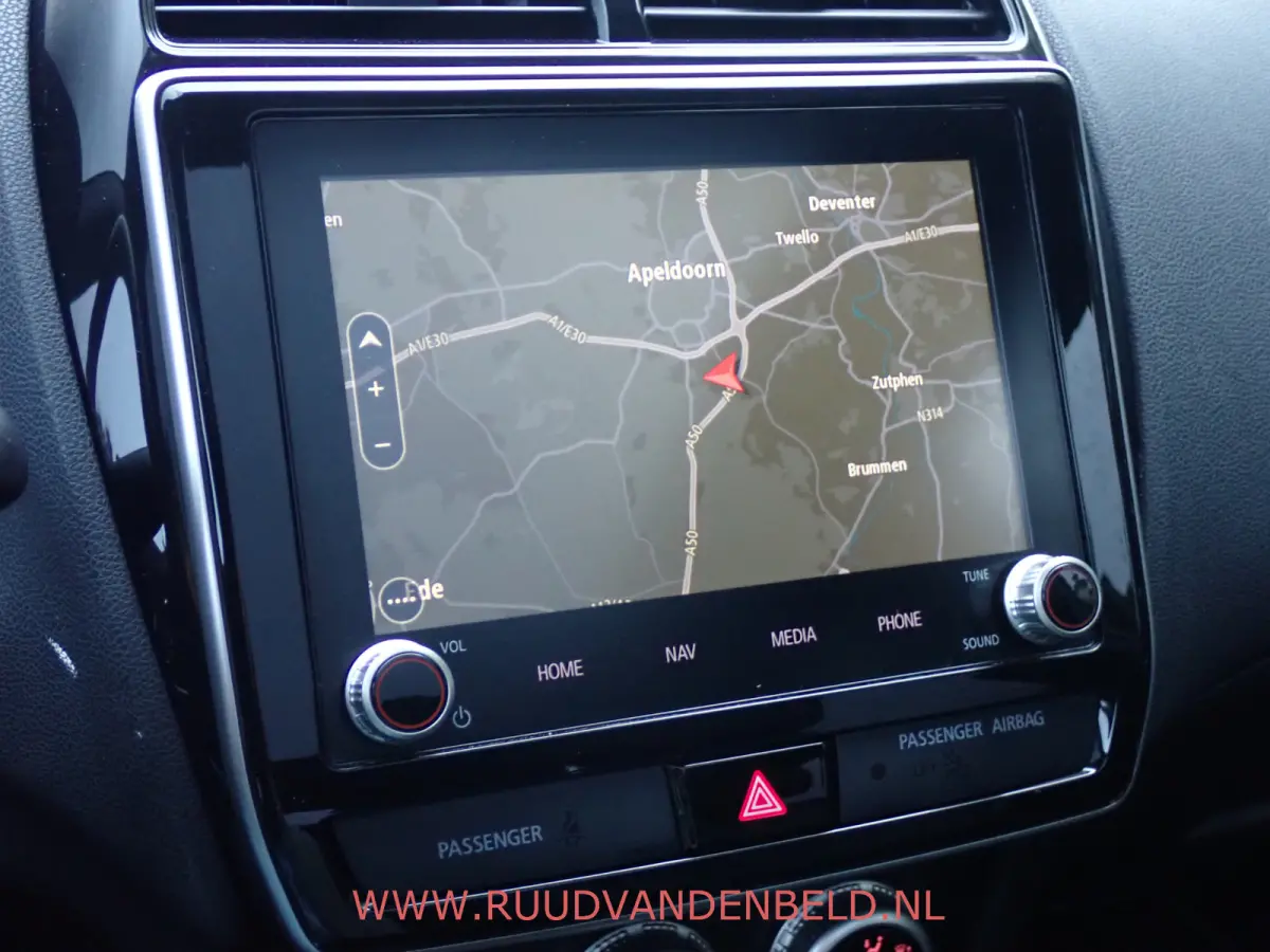 2.0 Instyle PANODAK/SPORTLEER/CAMERA/NAVI/CARPLAY
