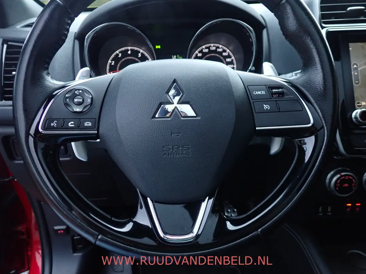 2.0 Instyle PANODAK/SPORTLEER/CAMERA/NAVI/CARPLAY