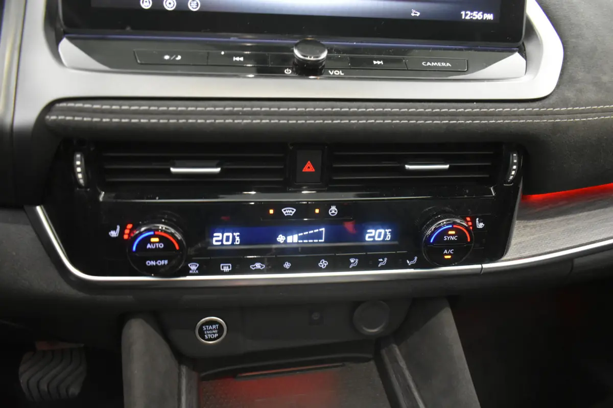1.3 MHEV Xtronic Tekna Plus 360° Cam Panodak Head-Up Vol Leder