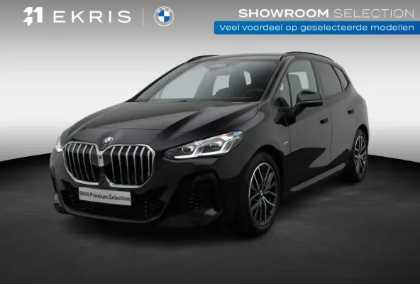 218i M Sportpakket | Premium Pack | Stuurwielrand Verwarmd | Trekhaak | 	Driving Assistant | Parking Assistant | 18''