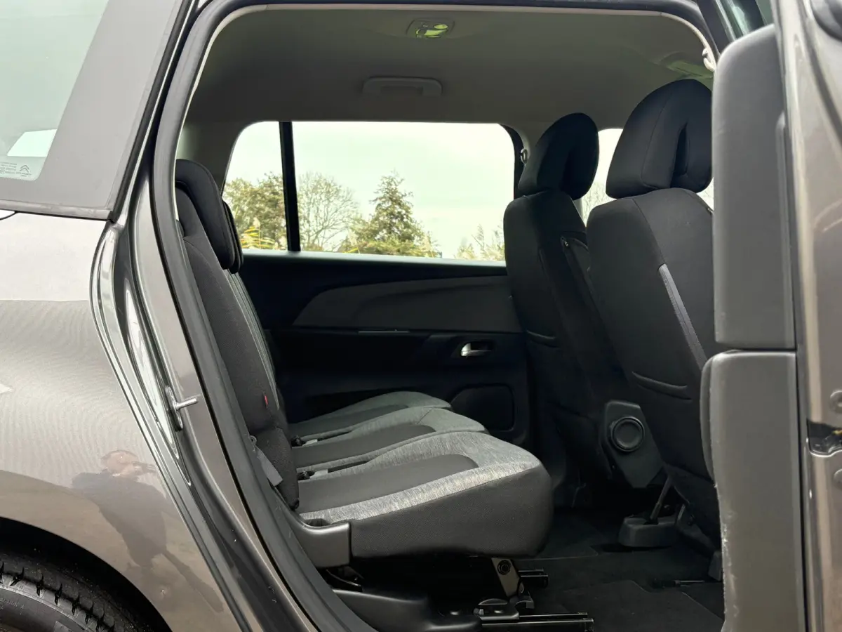 1.2 PureTech 7pers Business - Gris Platinium - Cruise/Carplay/Clima