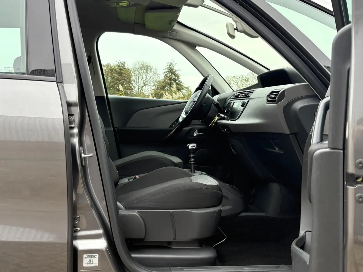 1.2 PureTech 7pers Business - Gris Platinium - Cruise/Carplay/Clima