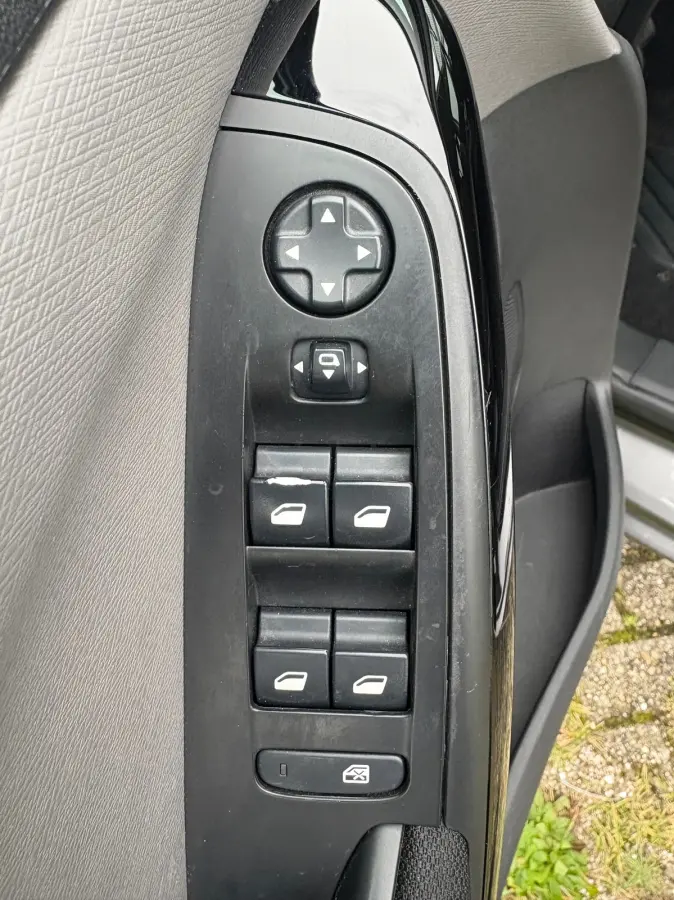 1.2 PureTech 7pers Business - Gris Platinium - Cruise/Carplay/Clima