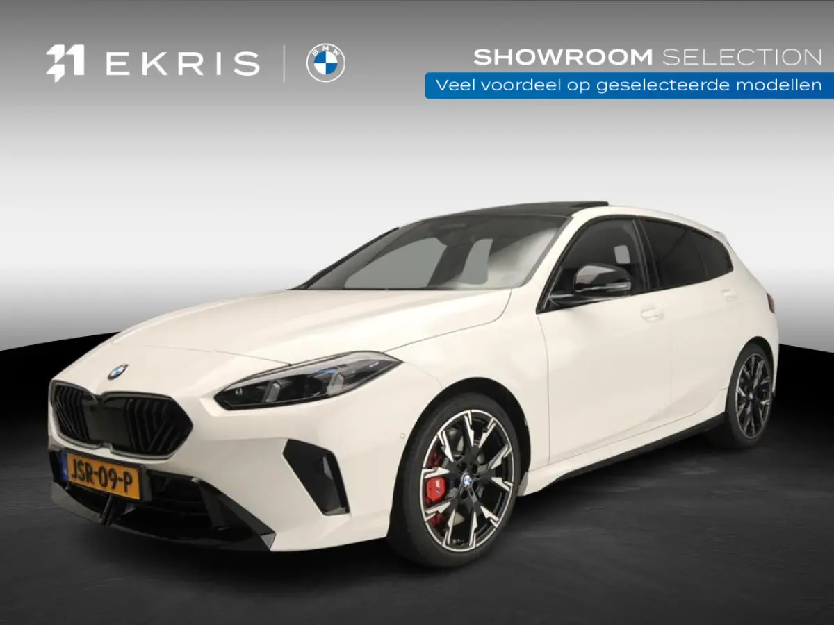 5-deurs 120 | M-Sportpakket | LED | HUD | Active cruise | Schuifdak | Trekhaak | DAB | Harman-kardon sound | Alu 19 inch