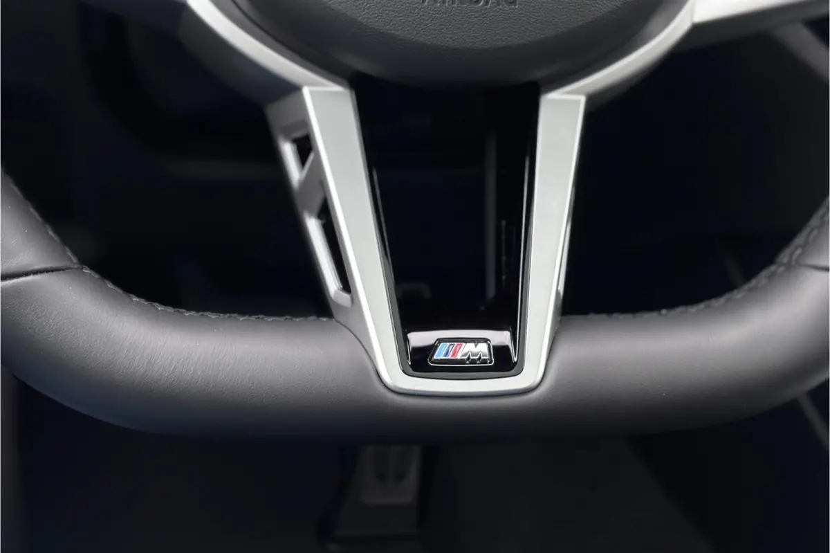 330e M-Sport | 19,5 kWh Accu | Panodak | Head-Up | Memory | Trekhaak | 360° Camera | Fabrieksgarantie