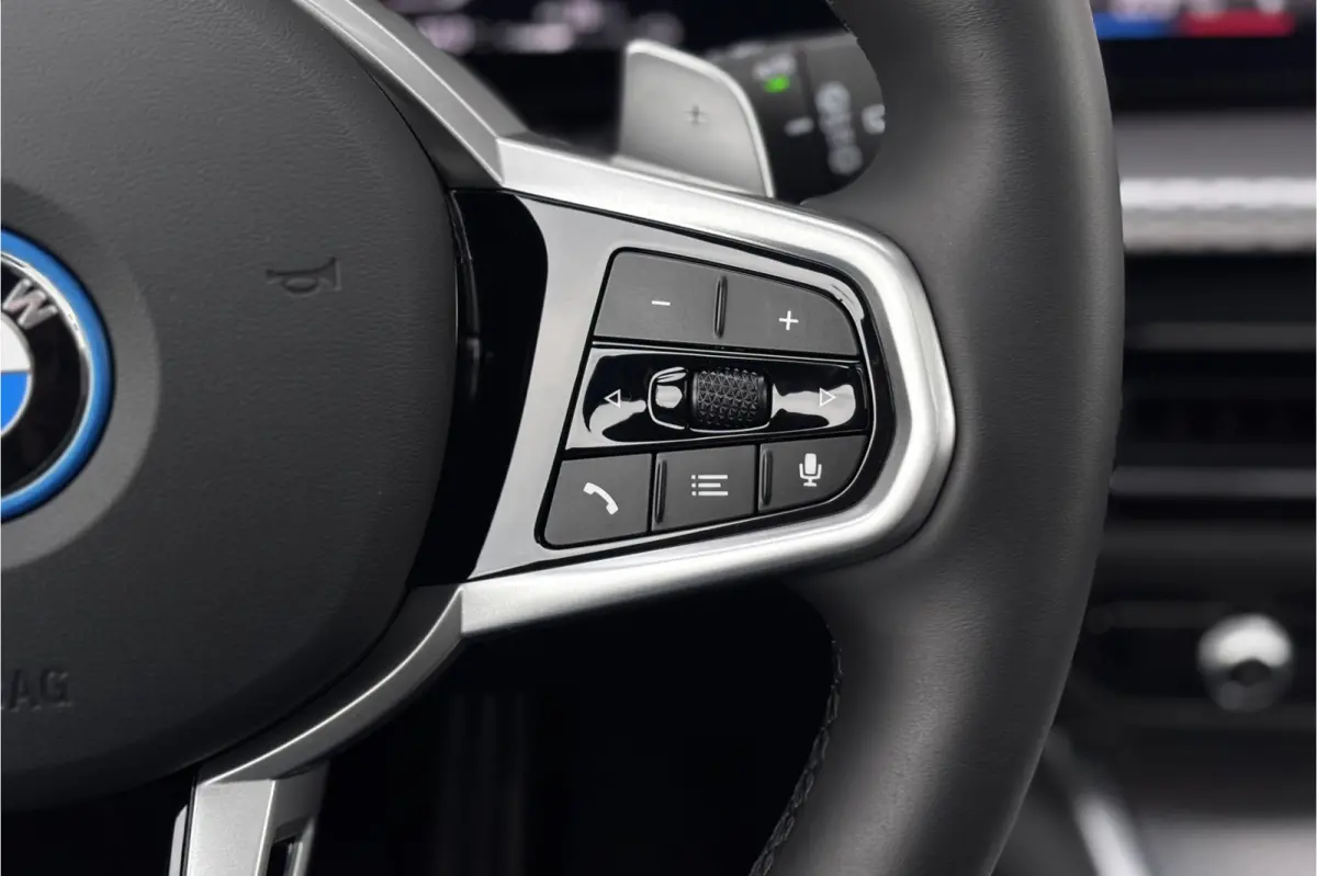 330e M-Sport | 19,5 kWh Accu | Panodak | Head-Up | Memory | Trekhaak | 360° Camera | Fabrieksgarantie