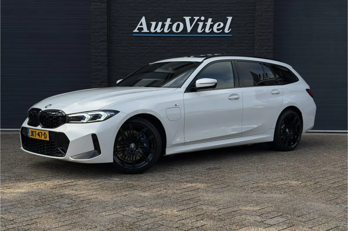 330e M-Sport | 19,5 kWh Accu | Panodak | Head-Up | Memory | Trekhaak | 360° Camera | Fabrieksgarantie
