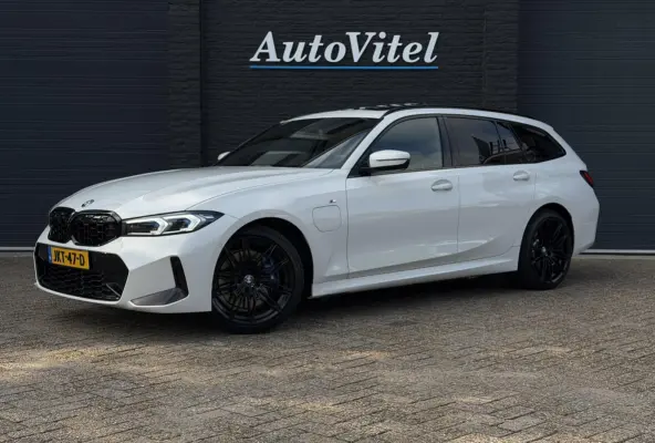 330e M-Sport | 19,5 kWh Accu | Panodak | Head-Up | Memory | Trekhaak | 360° Camera | Fabrieksgarantie