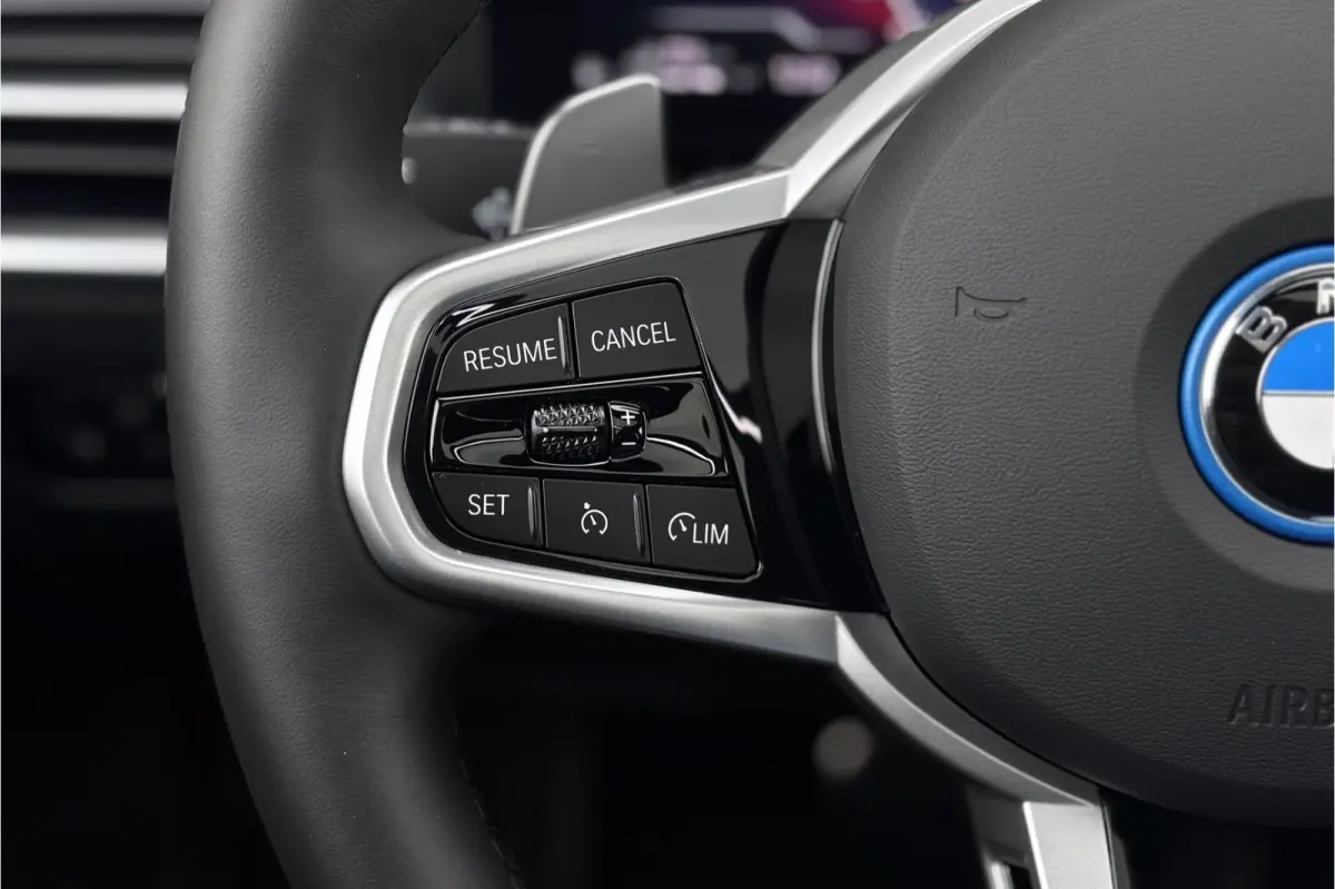 330e M-Sport | 19,5 kWh Accu | Panodak | Head-Up | Memory | Trekhaak | 360° Camera | Fabrieksgarantie