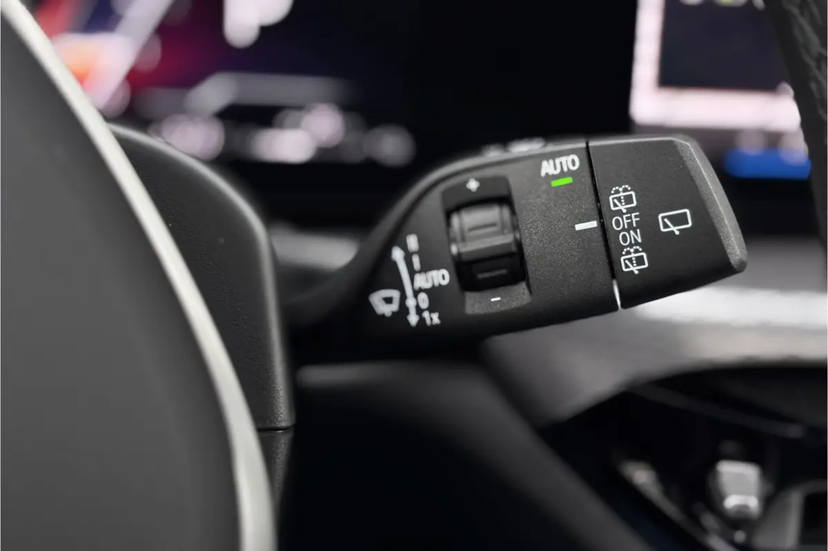 330e M-Sport | 19,5 kWh Accu | Panodak | Head-Up | Memory | Trekhaak | 360° Camera | Fabrieksgarantie