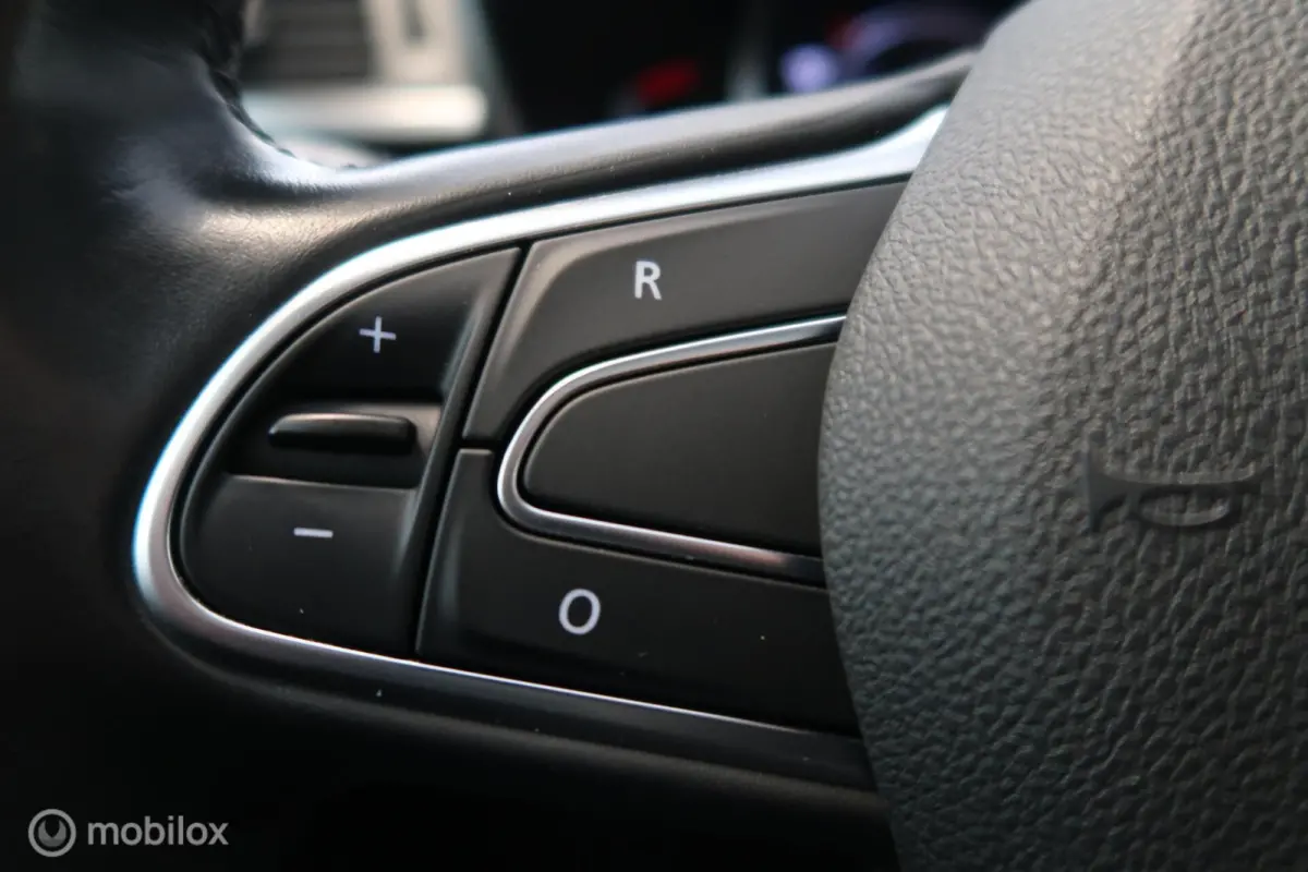 1.3 TCe Intens Pano Carplay Navi 160PK