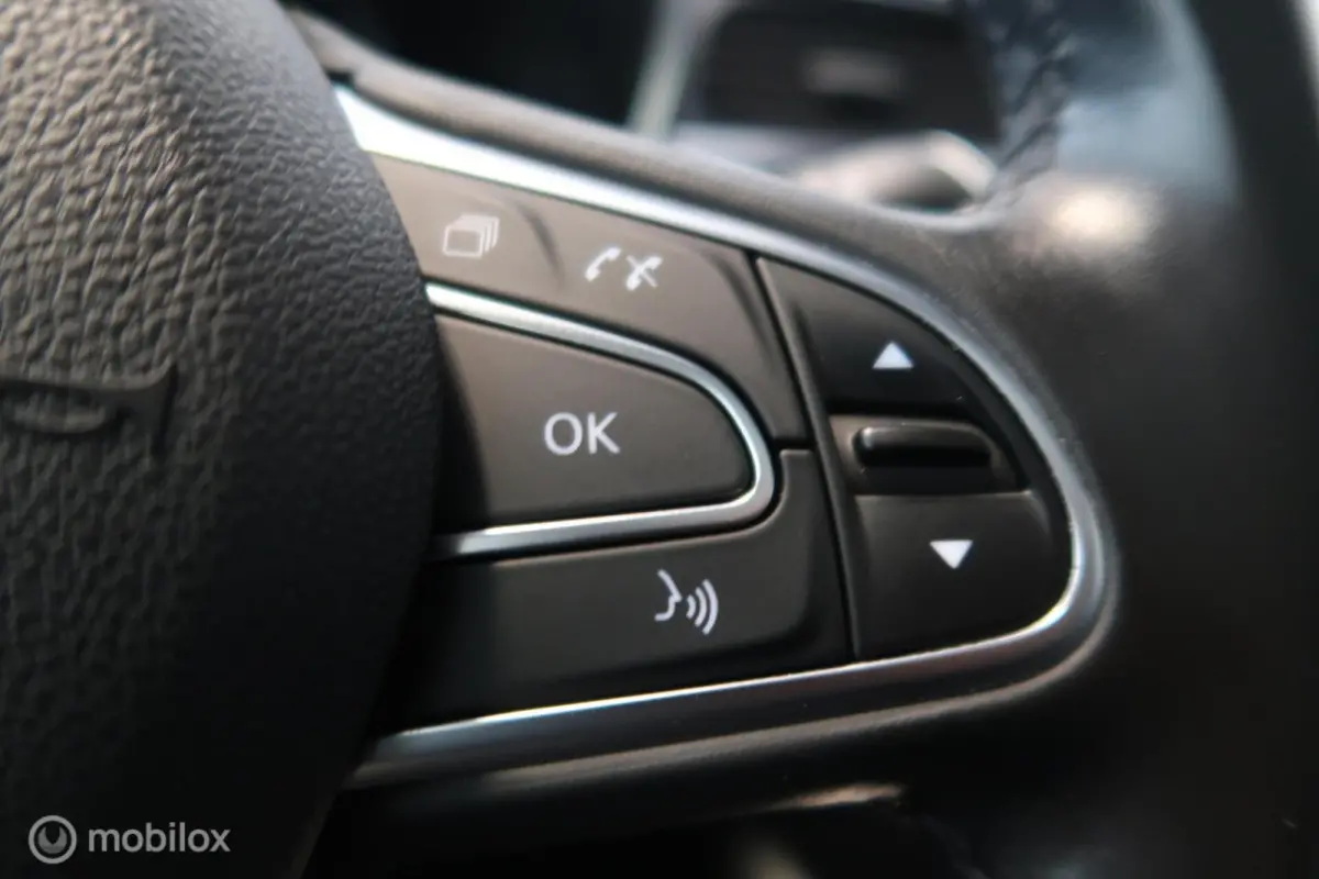 1.3 TCe Intens Pano Carplay Navi 160PK