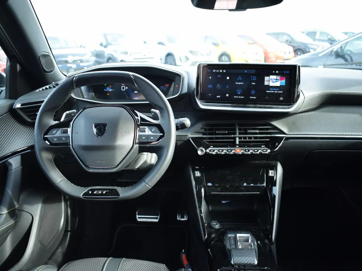 1.2 Hybrid 136 GT | ACHTERUITRIJCAMERA MET SENSOREN | NAVI & CARPAY | E.C.C. | 8.846 KM