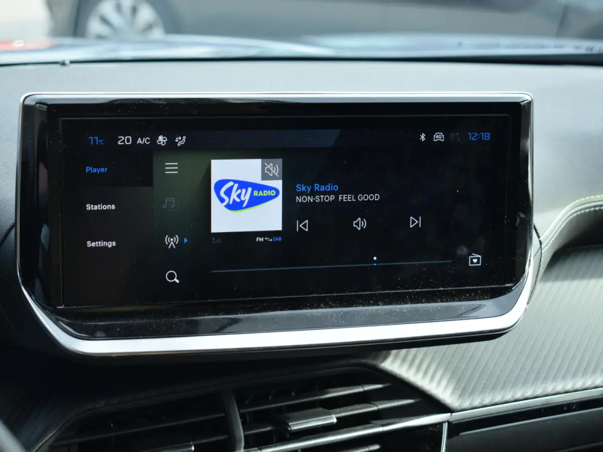 1.2 Hybrid 136 GT | ACHTERUITRIJCAMERA MET SENSOREN | NAVI & CARPAY | E.C.C. | 8.846 KM