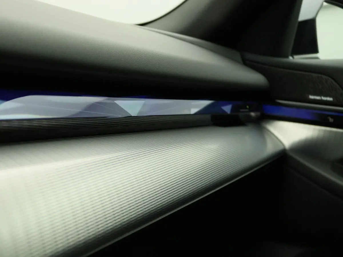 550e xDrive M Sportpakket | Adaptief Onderstel Professional | Driving Assistant | Harman Kardon | 20''