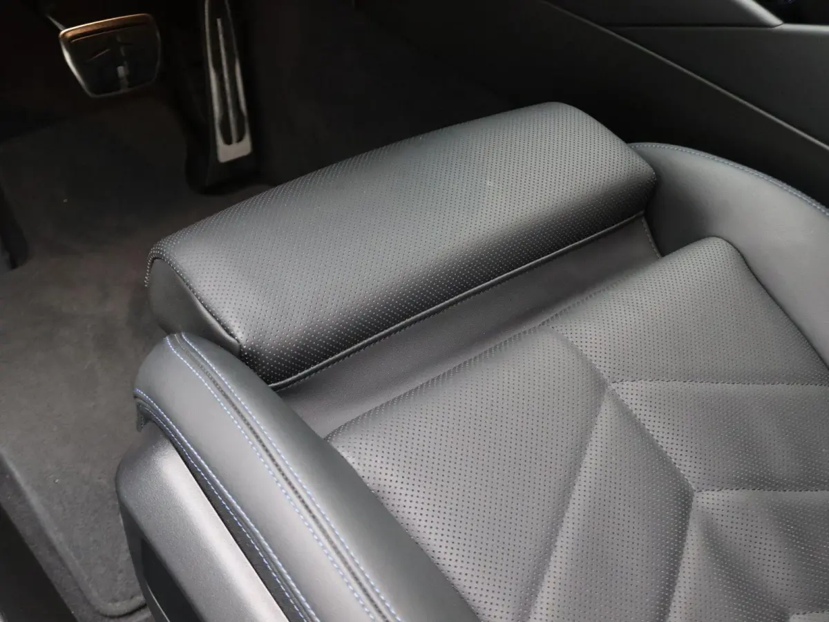 550e xDrive M Sportpakket | Adaptief Onderstel Professional | Driving Assistant | Harman Kardon | 20''
