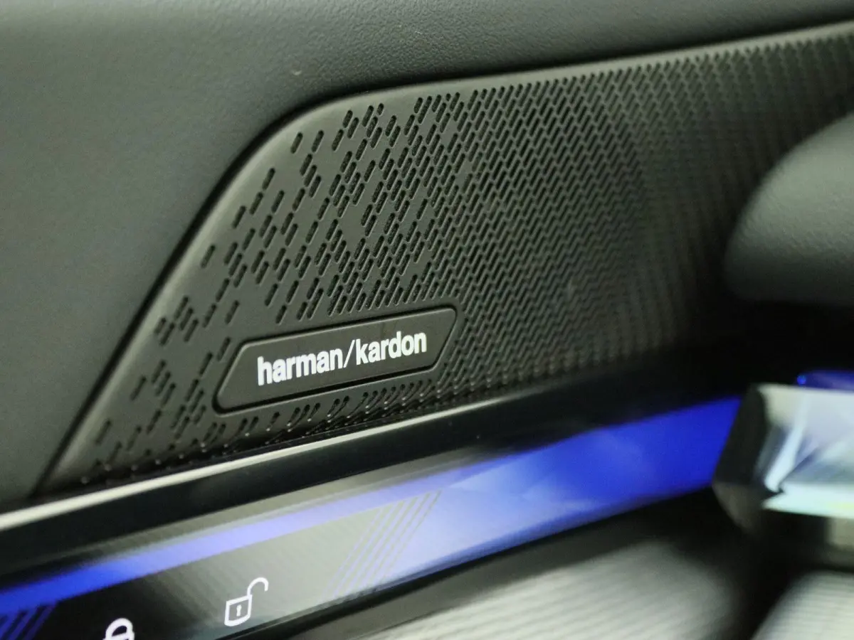 550e xDrive M Sportpakket | Adaptief Onderstel Professional | Driving Assistant | Harman Kardon | 20''