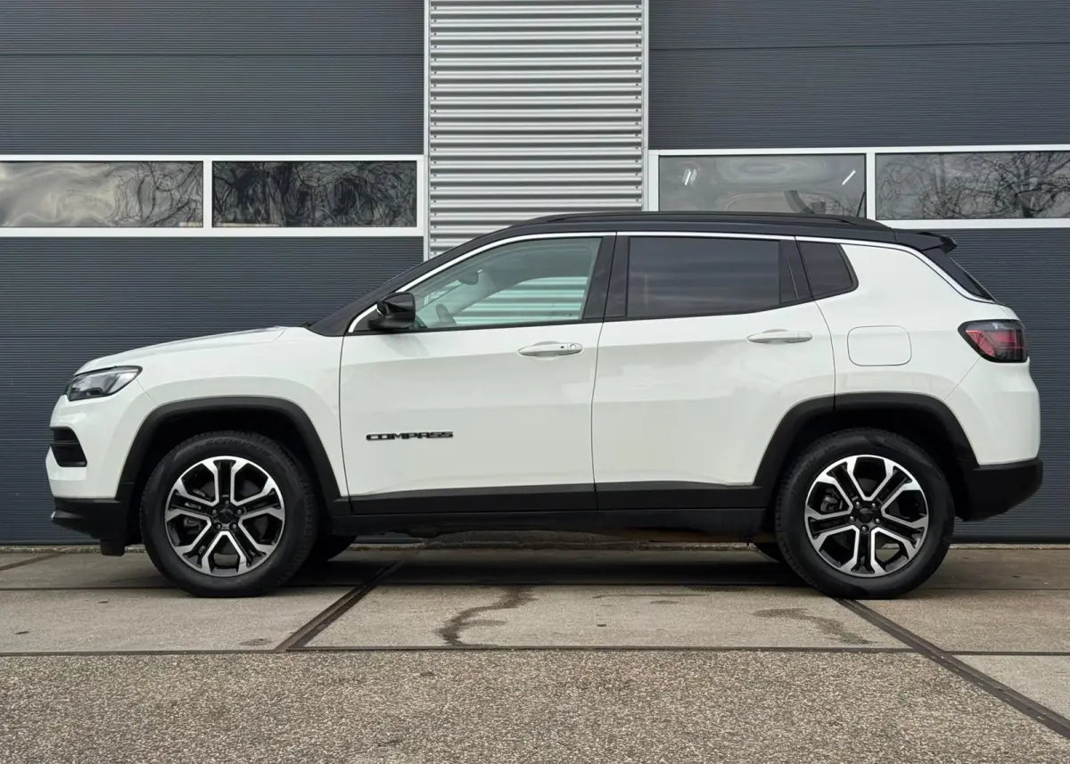 4xe 240 Plug-in Hybrid New Upland |Keyless |Camera |Stoel/Stuurverw. |ACC