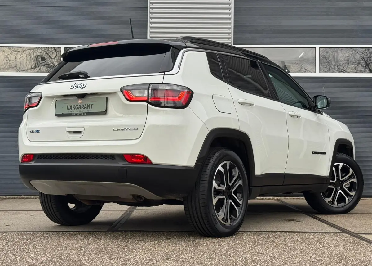 4xe 240 Plug-in Hybrid New Upland |Keyless |Camera |Stoel/Stuurverw. |ACC