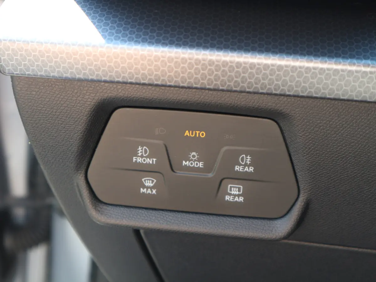 1.0 TSI Style Business VIRTUAL CLIMA ADAP CRUISE